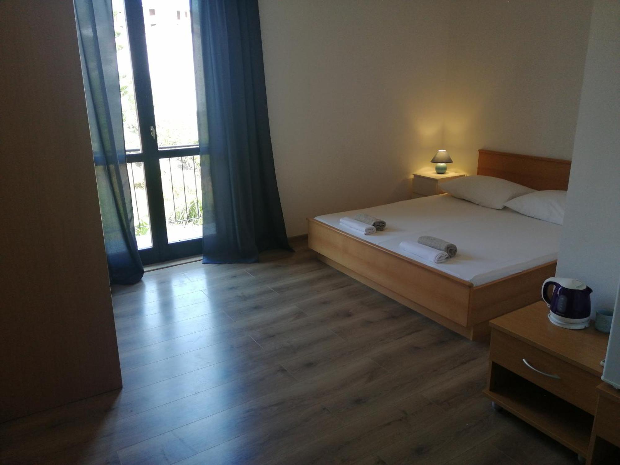 Trim Rooms And Apartments Loviste Luaran gambar