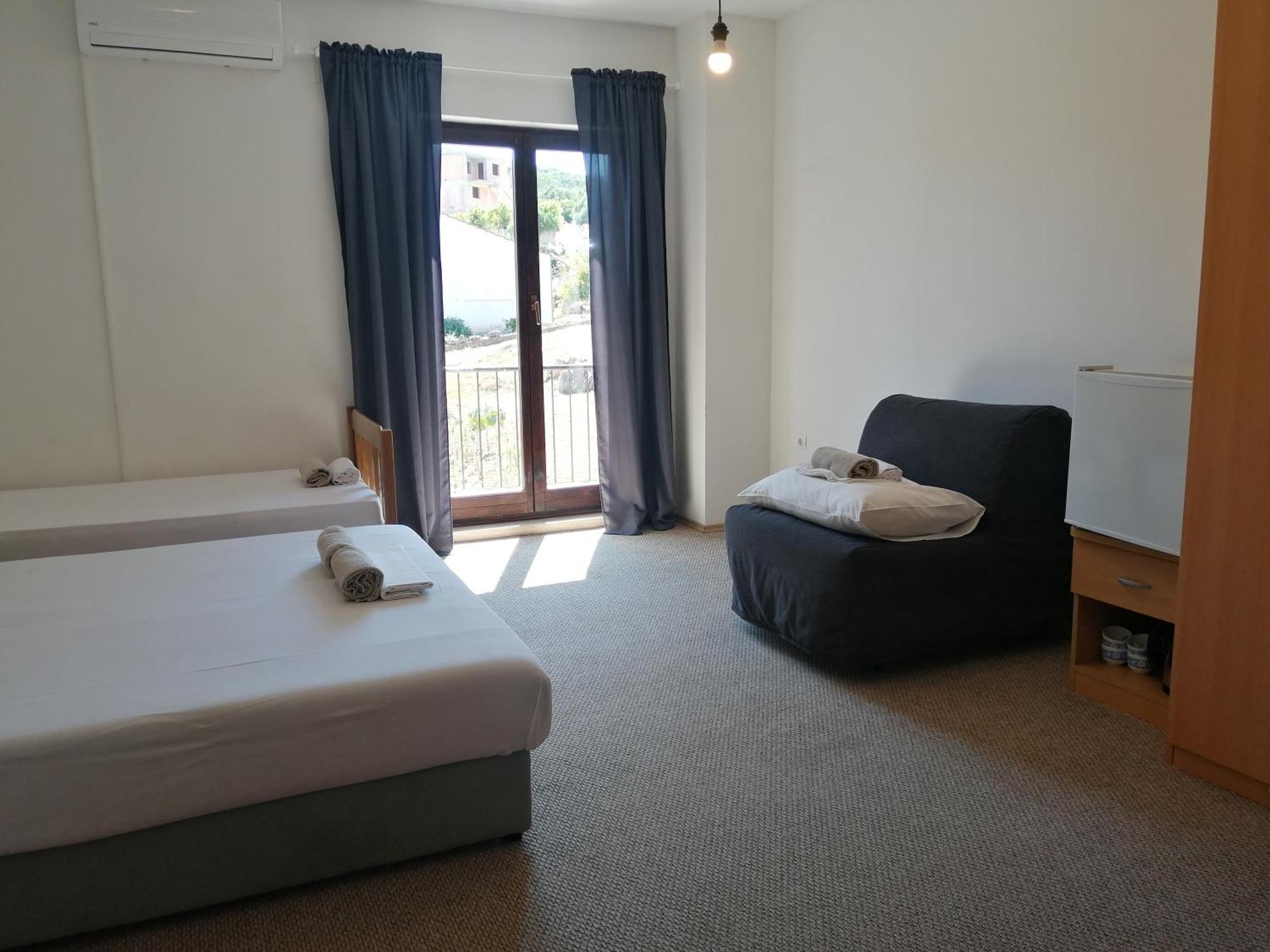 Trim Rooms And Apartments Loviste Luaran gambar