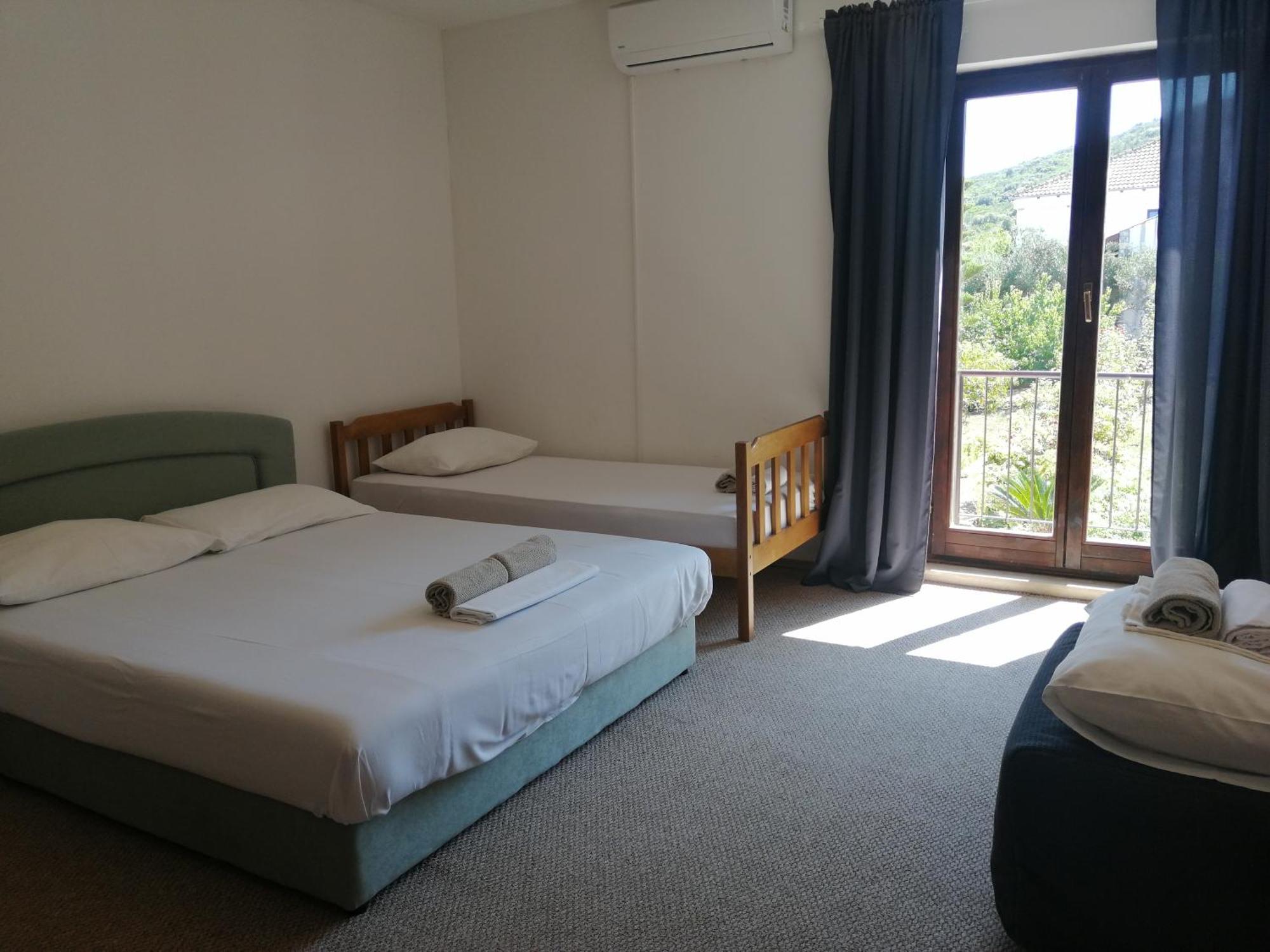 Trim Rooms And Apartments Loviste Luaran gambar