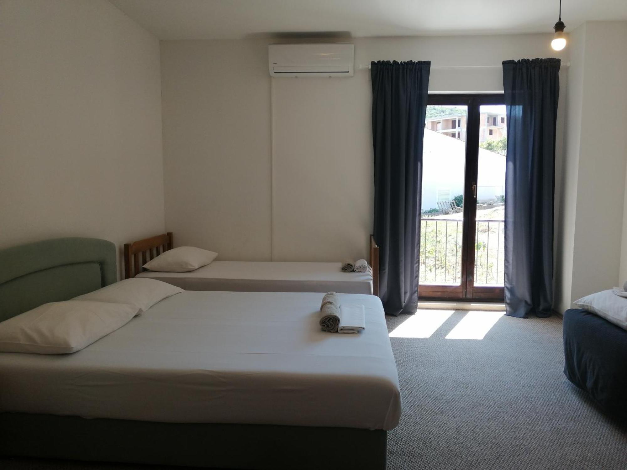 Trim Rooms And Apartments Loviste Luaran gambar