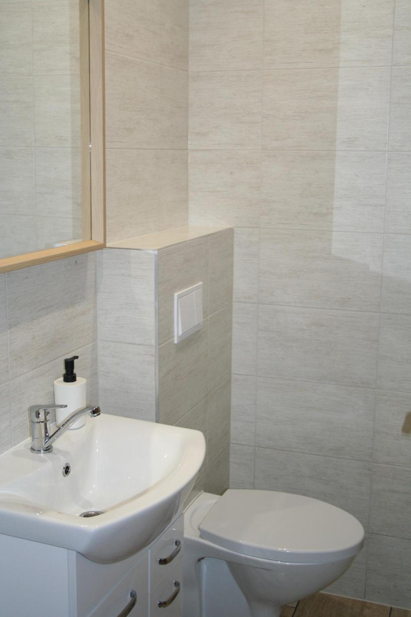 Trim Rooms And Apartments Loviste Luaran gambar