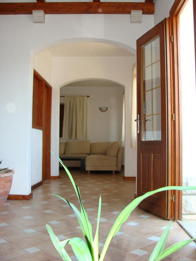 Trim Rooms And Apartments Loviste Luaran gambar